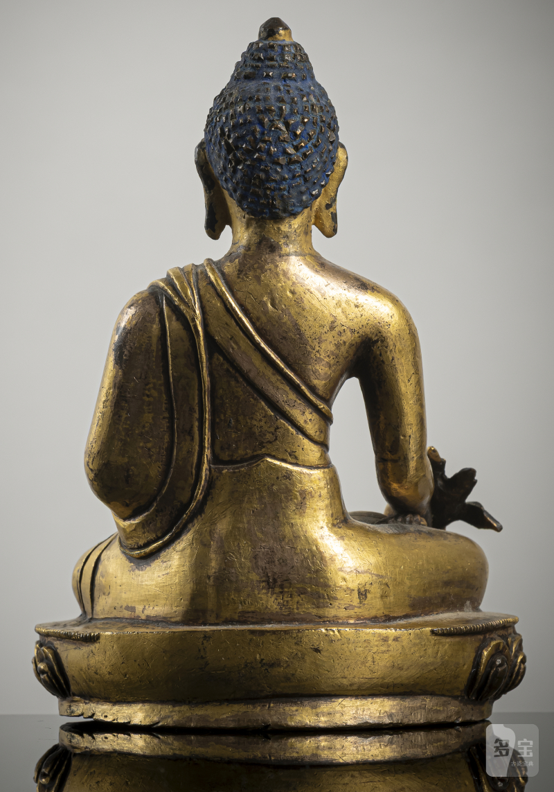 A GILT-COPPER FIGURE OF BHAISAJYAGURU - 图2